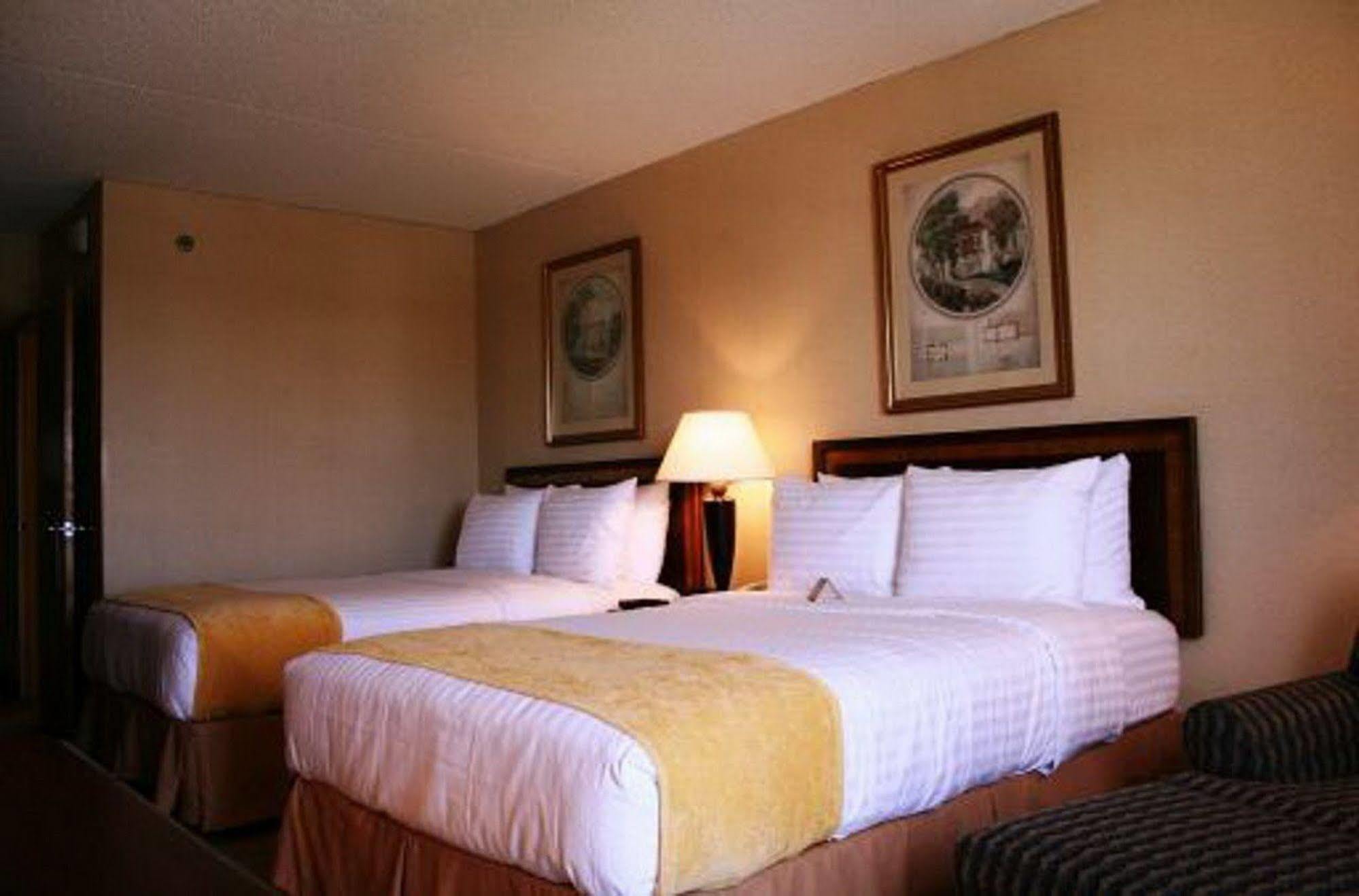 Magnuson Grand & Conference Center Somerset-Bridgewater Habitación foto